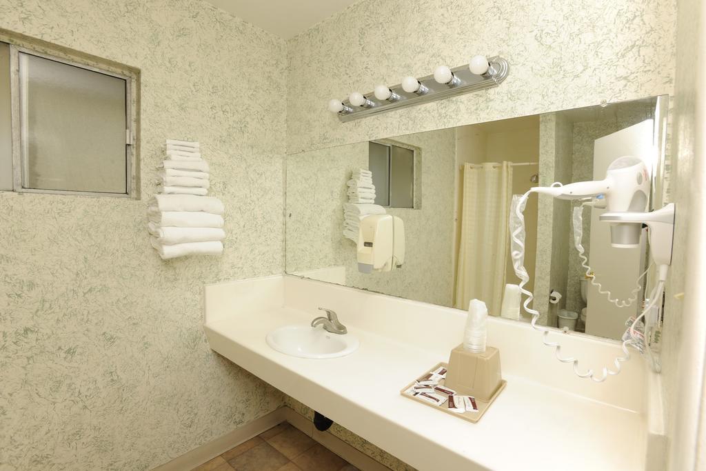 Victoria Motel Ventura Room photo